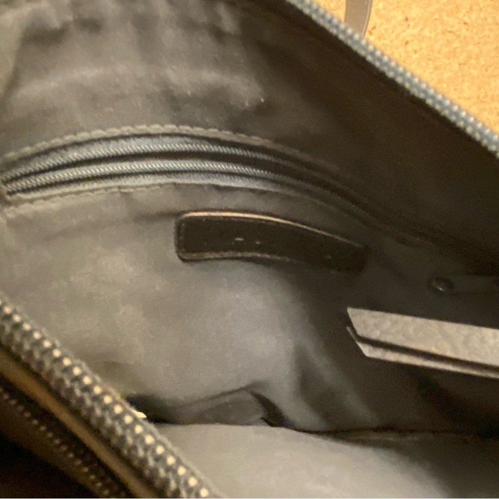 Mia and Luca beautiful shade of Blue in a vegan leather Crossbody Bag - Picture 6 of 12